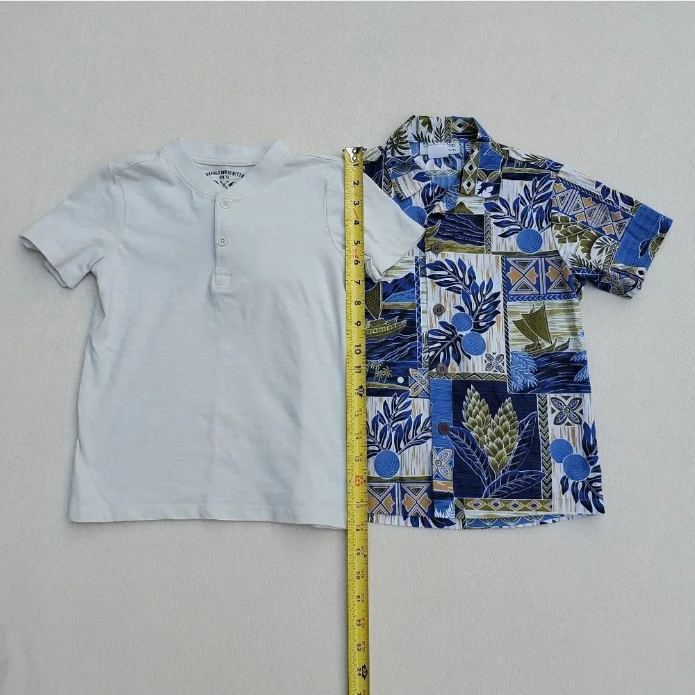 Bundle of 2 short sleeve shirts and 1 pair of shorts Size 6
